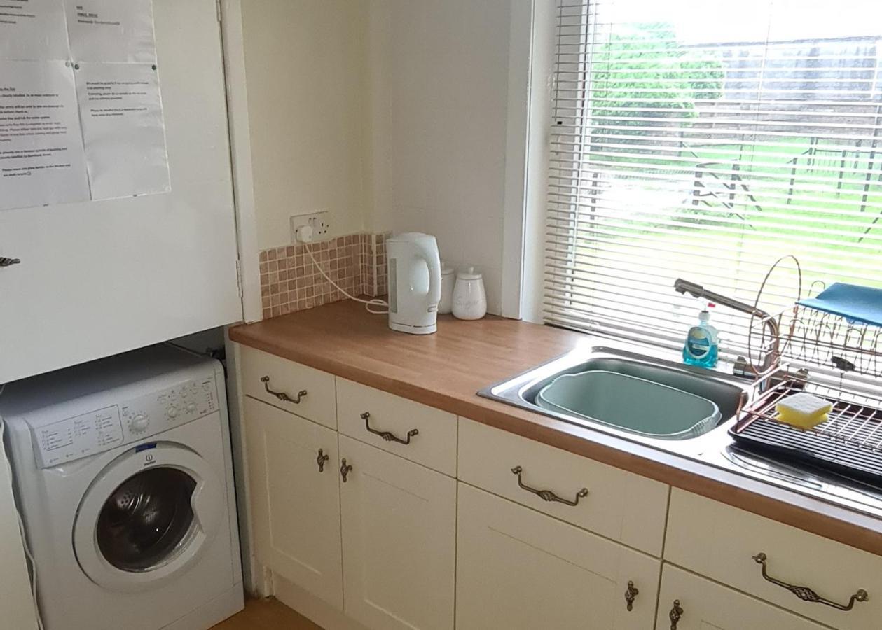 Beautiful 2-Bed Apartment In Campbeltown Exterior photo